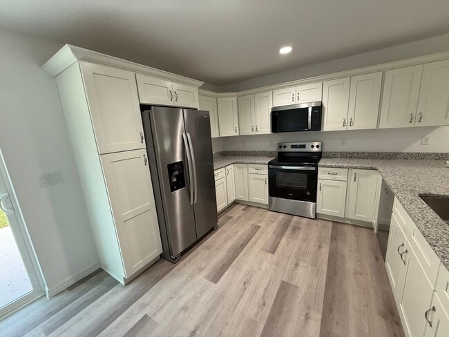 Building Photo - 20661 SW Marine Blvd