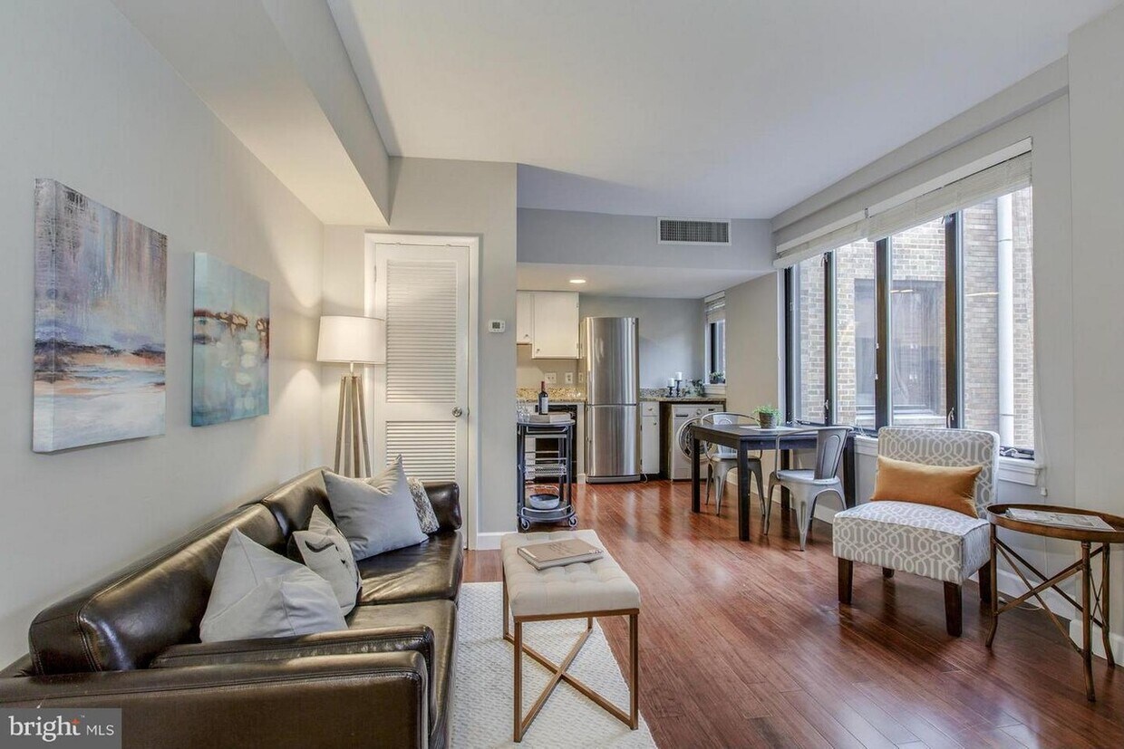 Foto principal - 1701 16th St NW