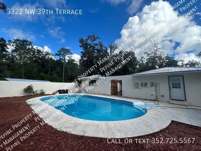 Building Photo - 3322 NW 39th Ter