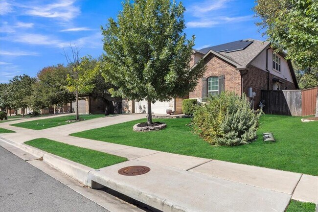 Foto del edificio - 4421 Trinity Woods St