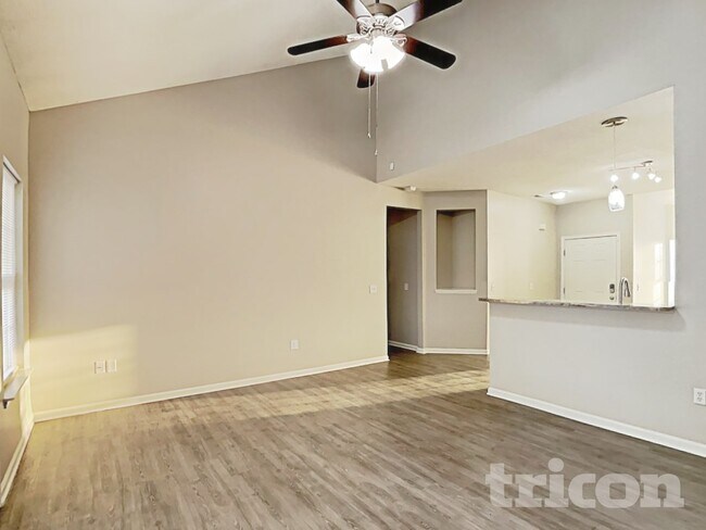 Building Photo - 871 Anchor Way NE