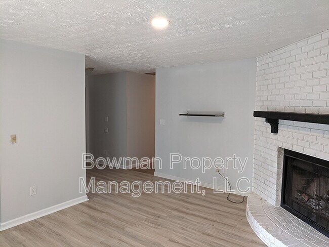 Building Photo - 1030 Crooked Creek Rd