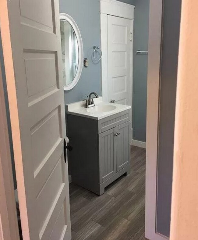 Building Photo - 137 Shepard St. Lansing, MI 48912