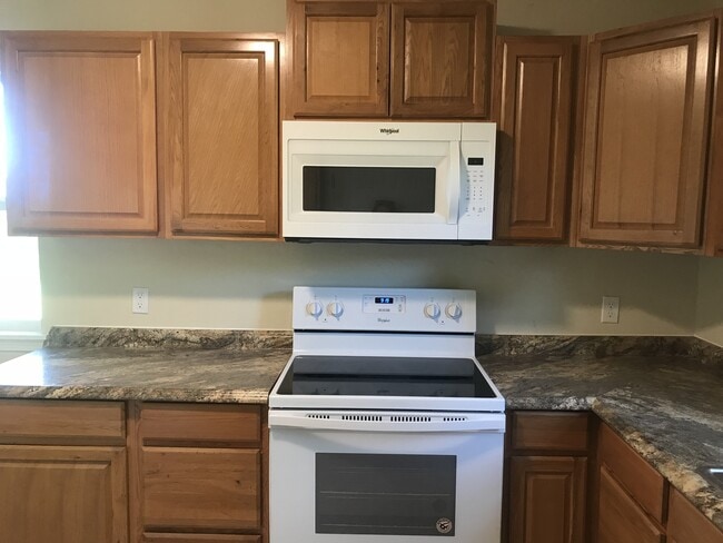 Building Photo - Newly remodeled 3 bed 1 bath home.