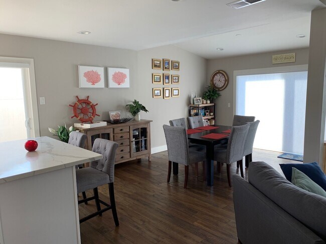 Building Photo - DEL CERRO SINGLE LEVEL DETACHED 3BR/2BA HO...