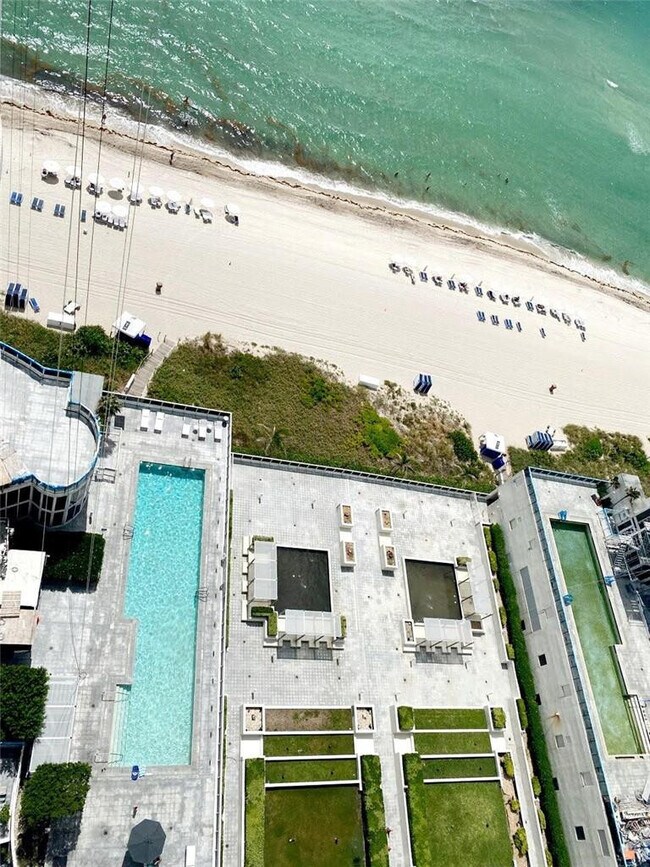 Foto del edificio - 16001 Collins Ave