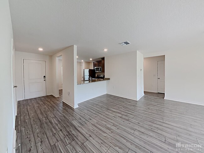 Building Photo - 42 Rickenbacker Dr