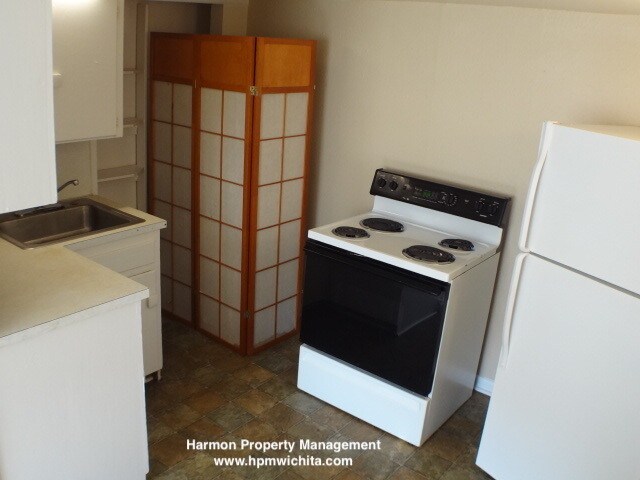 Foto del edificio - 1 Bed 1 Bath Apartment Near Douglas & West...