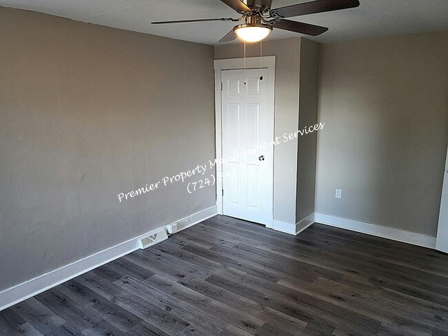 Building Photo - 1390 Barclay Hill Rd