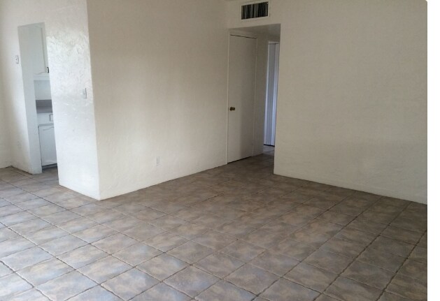 Foto del edificio - 4533 E 17th St