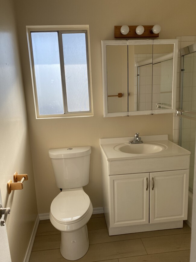 bathroom - 17100 Gramercy Plz