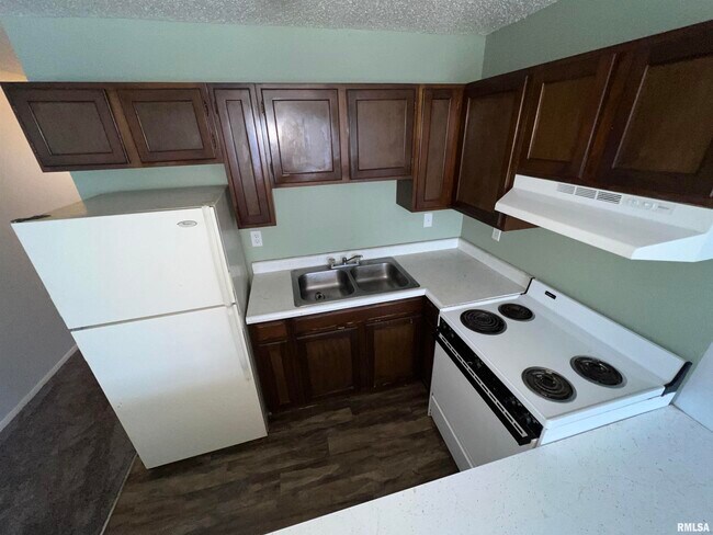 Building Photo - 107 Park View Ct