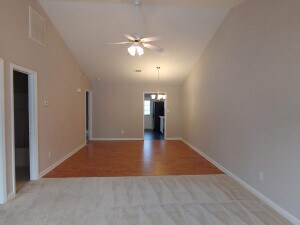 Building Photo - 718 Creekside Dr