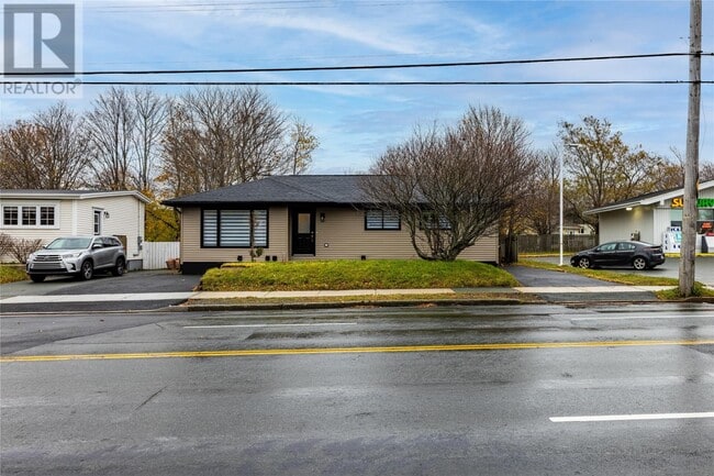 Building Photo - 50 Torbay Rd