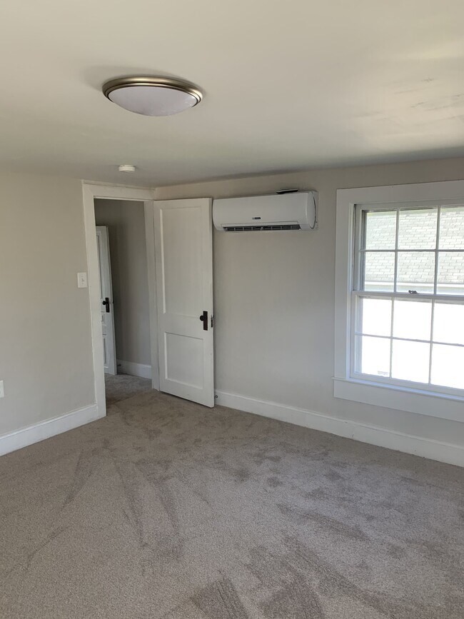 Foto del edificio - 105 N Franklin St