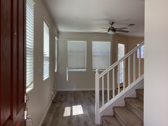 Foto del edificio - 7009 Harmony Dr