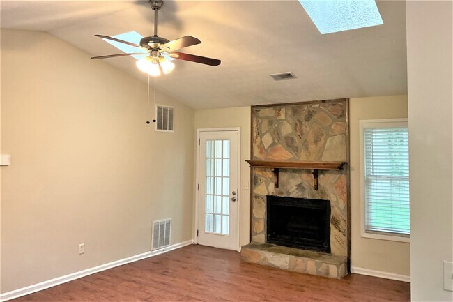 Building Photo - 3106 Palomino Dr