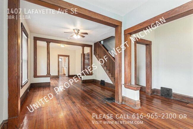 Building Photo - Available Now | 3 Bed 1.5 Bath Apartment i...