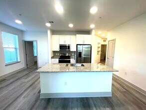 Building Photo - 8010 Blue Goose Rd