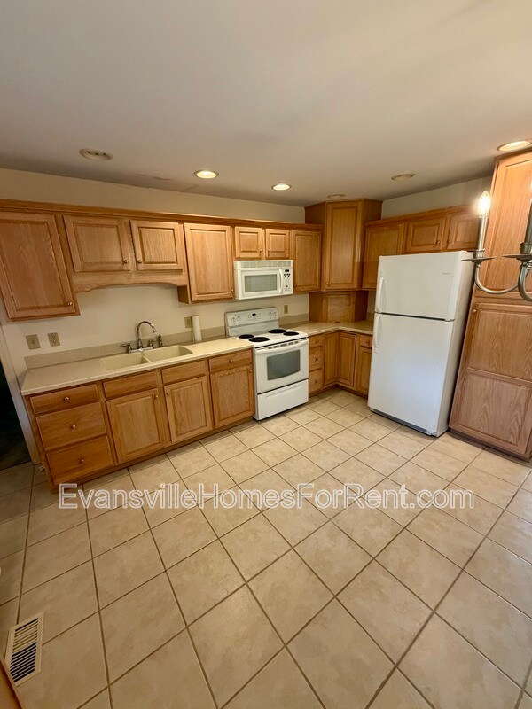 Foto del edificio - 6600 E Oak St