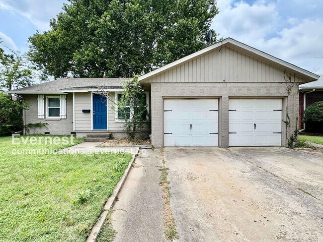 Building Photo - 3634 S Oswego Ave