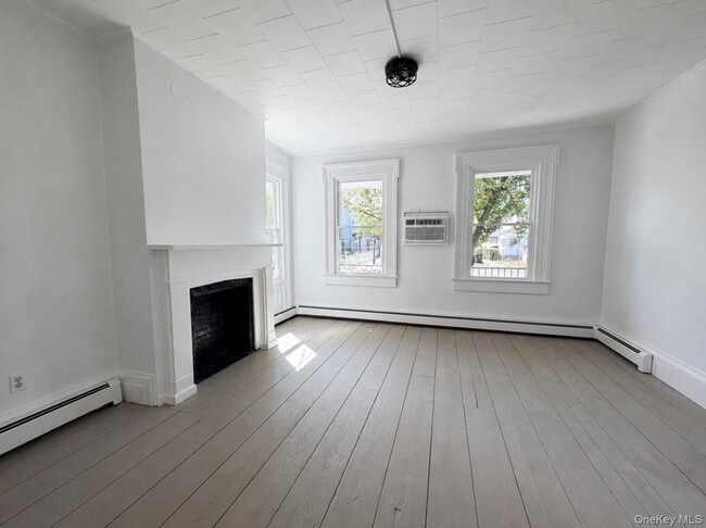 Building Photo - 29 Delano St