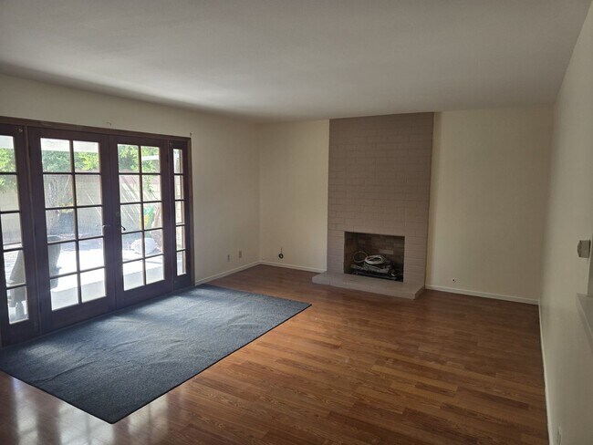 Foto del edificio - Cozy Single Family Home in Santa Ana for L...