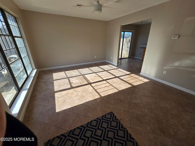 Building Photo - 121 Governors Rd