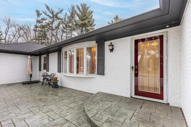 Front patio - 7263 Eagle Rd