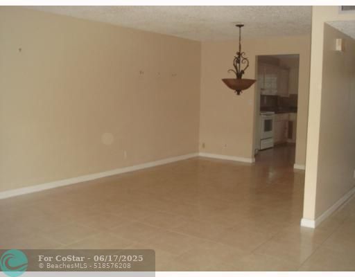 Foto del edificio - 3920 Woodside Dr