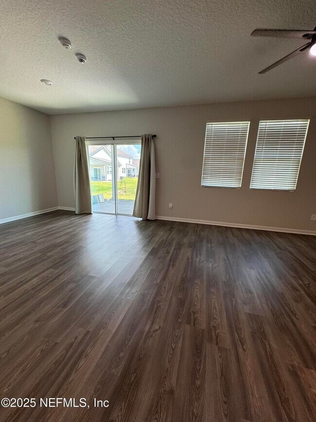 Building Photo - 14655 Macadamia Ln