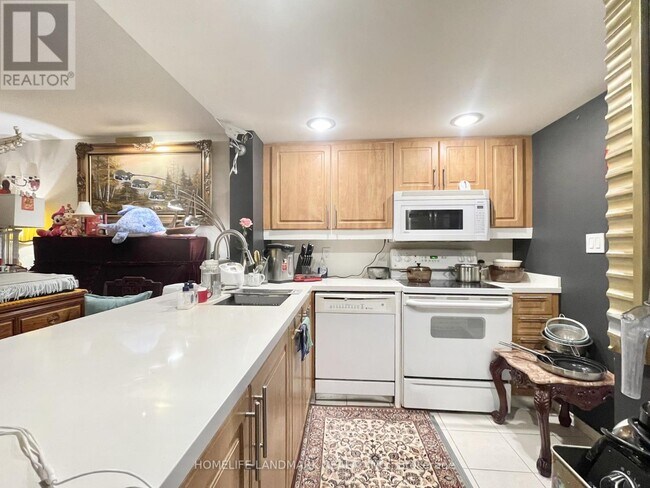 Photo du bâtiment - 225 Davenport Rd