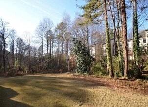 Building Photo - 2411 Huntingdon Chase