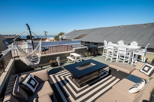 Roof Top - 162 Monterey Blvd