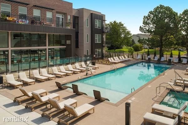Foto del edificio - 312 E Foothills Pkwy