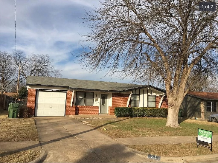 Primary Photo - 213 Lake Dr