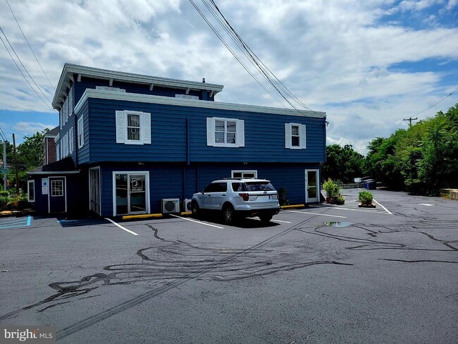 Building Photo - 25 E Bridge St