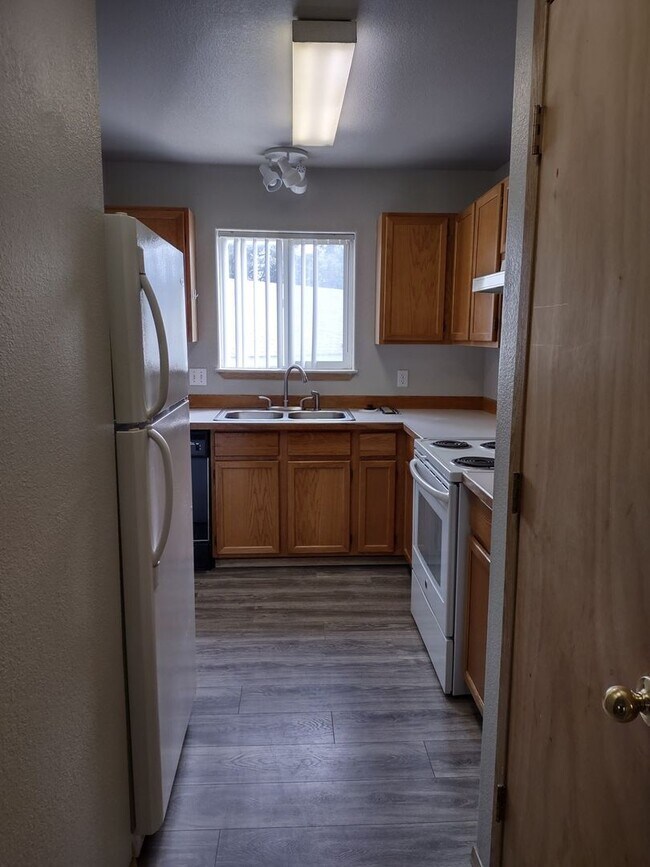Foto del edificio - Lovely 2 bedroom 1.5 bath Coeur d'Alene To...