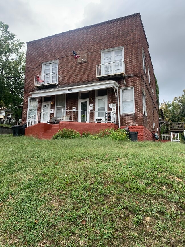 Building Photo - 1408 Watts St
