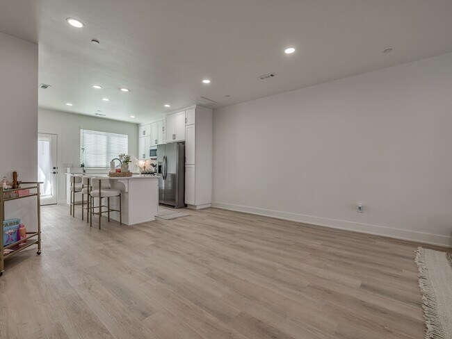 Foto del edificio - Henderson Townhomes