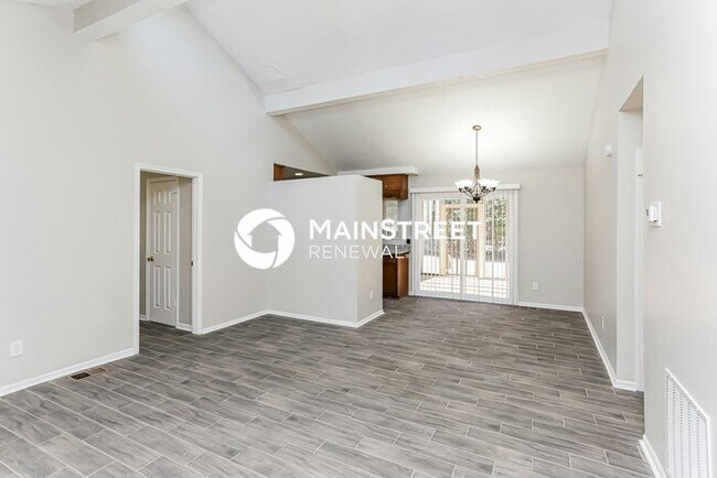 Foto del edificio - 3 Bedroom Pet-Friendly Home in Snellville, GA with Main Street Renewal