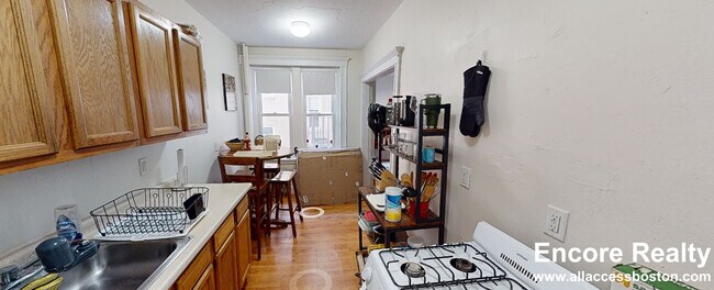 Building Photo - 52 Charlesgate E