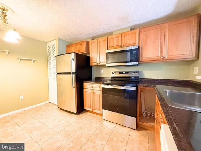 Foto del edificio - 13331 Demetrias Way