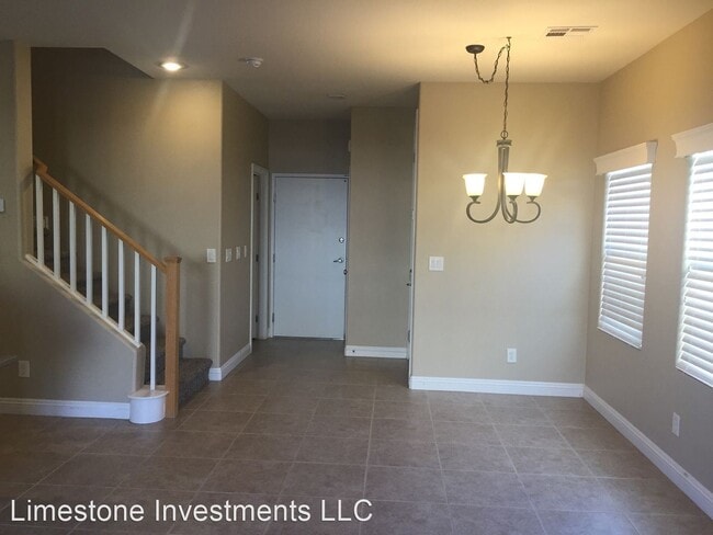 Building Photo - 2 br, 2.5 bath House - 1091 Moonlit Oasis ...
