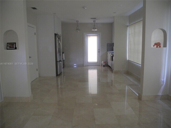 Foto del edificio - 1720 SW 22nd Terrace