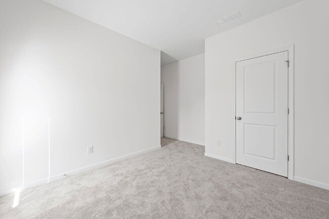 Foto del edificio - 2730 Harrison Dr
