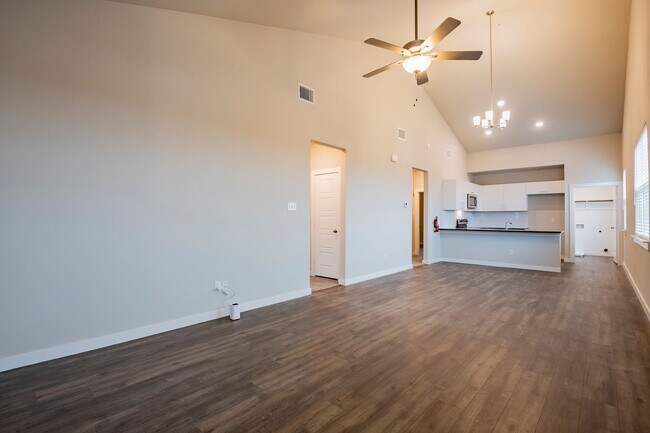 Building Photo - AVAILABLE NOW! GORGEOUS 2 BEDROOM FOUR PLEX LOCATED IN MIDLOTHIAN ISD!