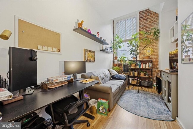 Building Photo - 315 New St