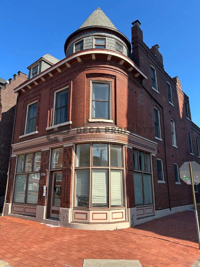 Building Photo - 801 Allen Ave