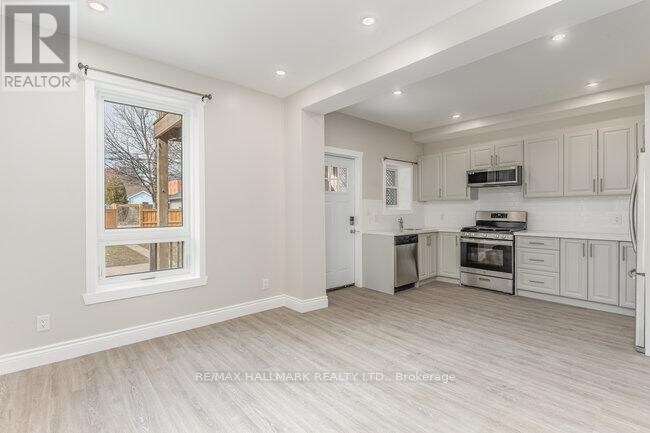 Photo du bâtiment - 291 Emerald St N